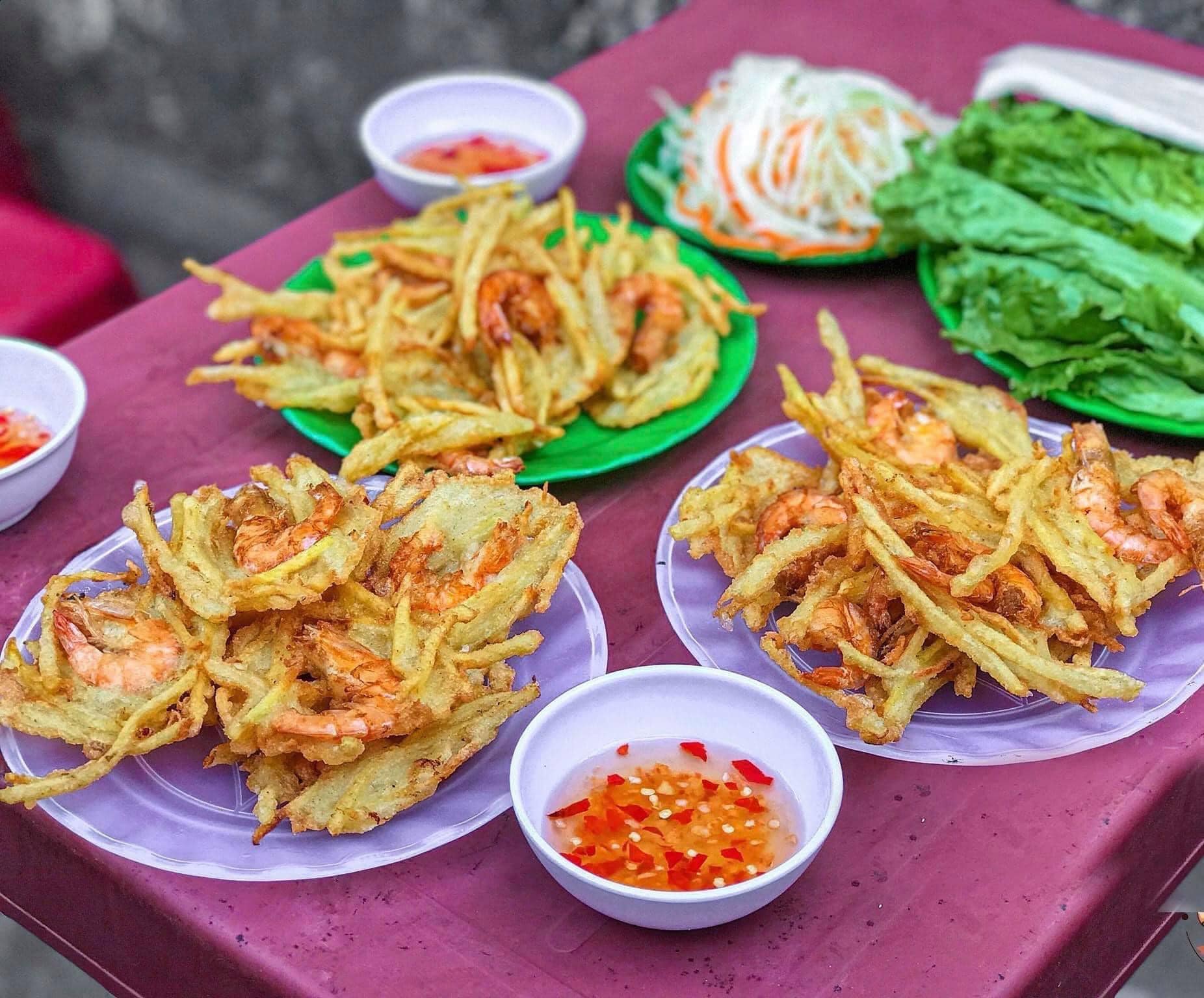 Banh Tom Ho Tay represents a unique culinary specialty rooted in Hanoi’s lakeside culture
